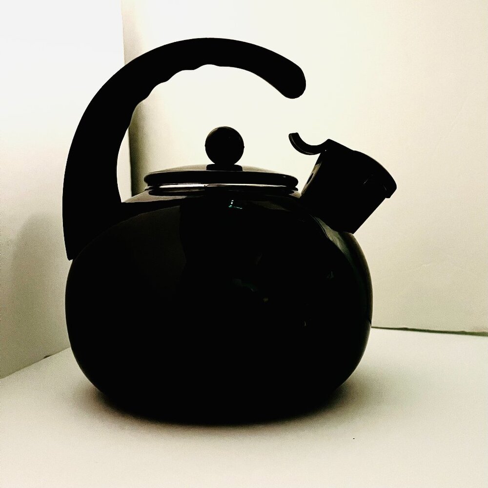 Circulon Enamel on Steel 2 Quart Whistling Tea Kettle - Black